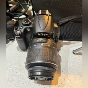 Nikon D5000